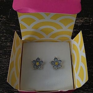 Origami Owl "Forget me Not" Flower Earrings NEW